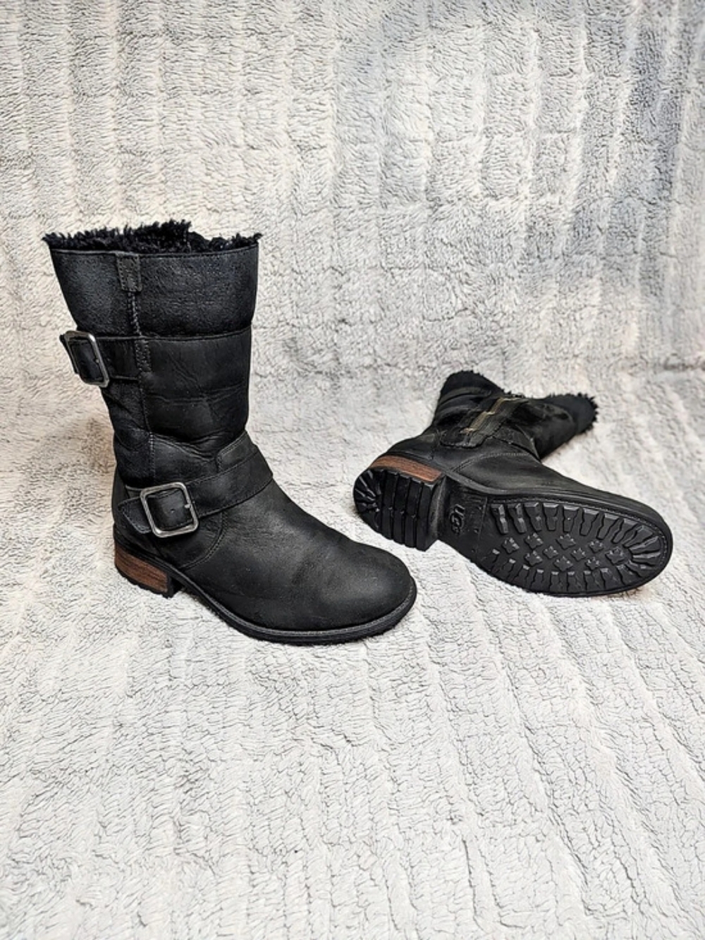 UGG Classic Short Buckle Boots in Black US 6